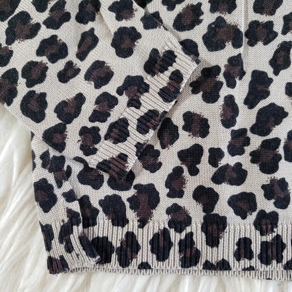 EUC August Silk Knits Leopard Print Cardigan 100% Silk Size M - Picture 5 of 11
